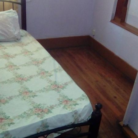 Robert'S Guest House Port of Spain ภายนอก รูปภาพ