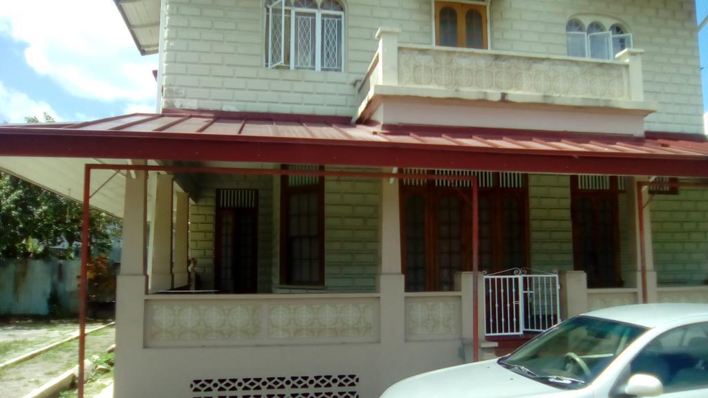 Robert'S Guest House Port of Spain ภายนอก รูปภาพ