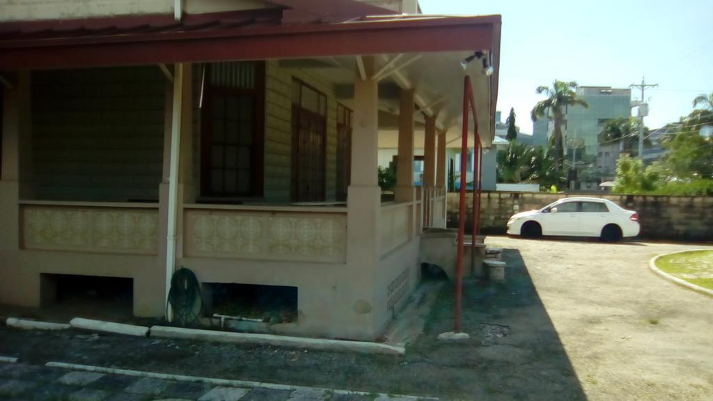 Robert'S Guest House Port of Spain ภายนอก รูปภาพ