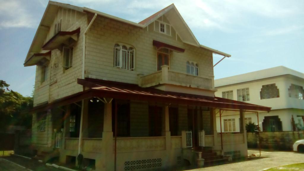 Robert'S Guest House Port of Spain ภายนอก รูปภาพ