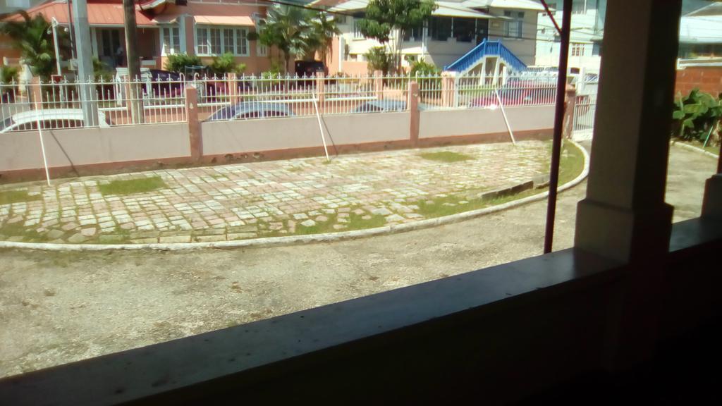 Robert'S Guest House Port of Spain ภายนอก รูปภาพ